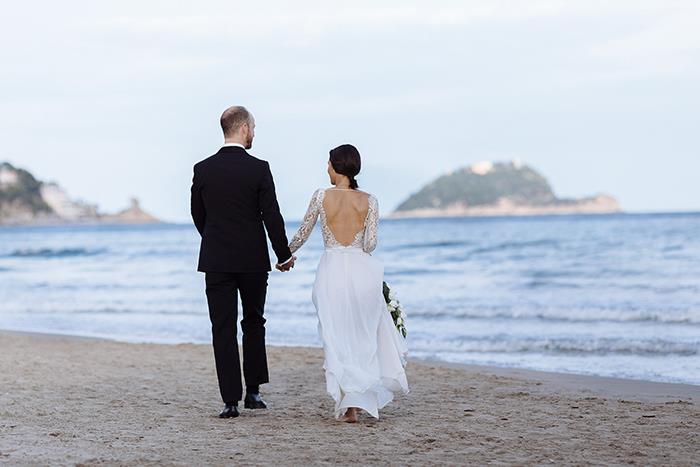 20-romantic-italy-beach-wedding