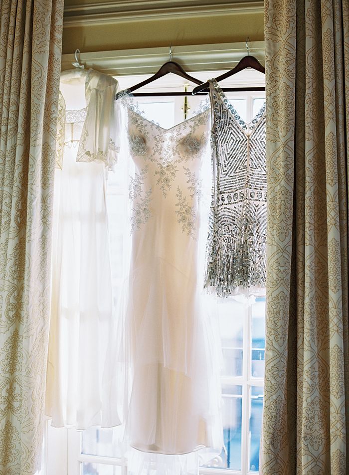 3-bridesmaid-dresses-in-window