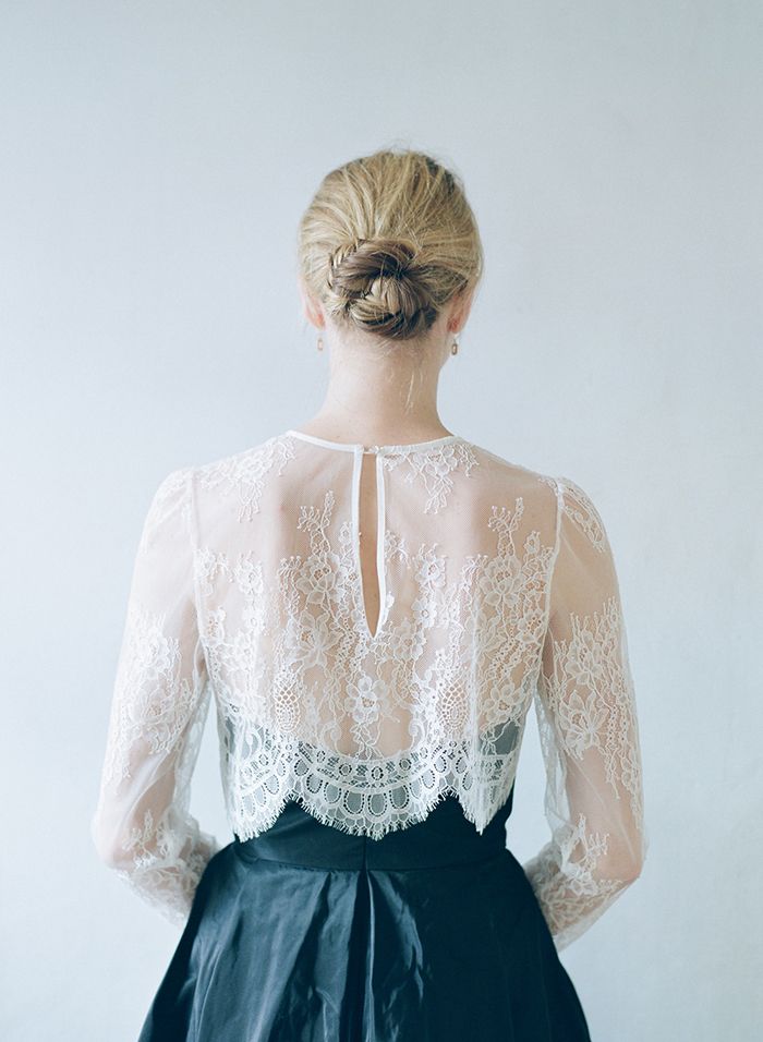 3-delicate-lace-unique-wedding-gown