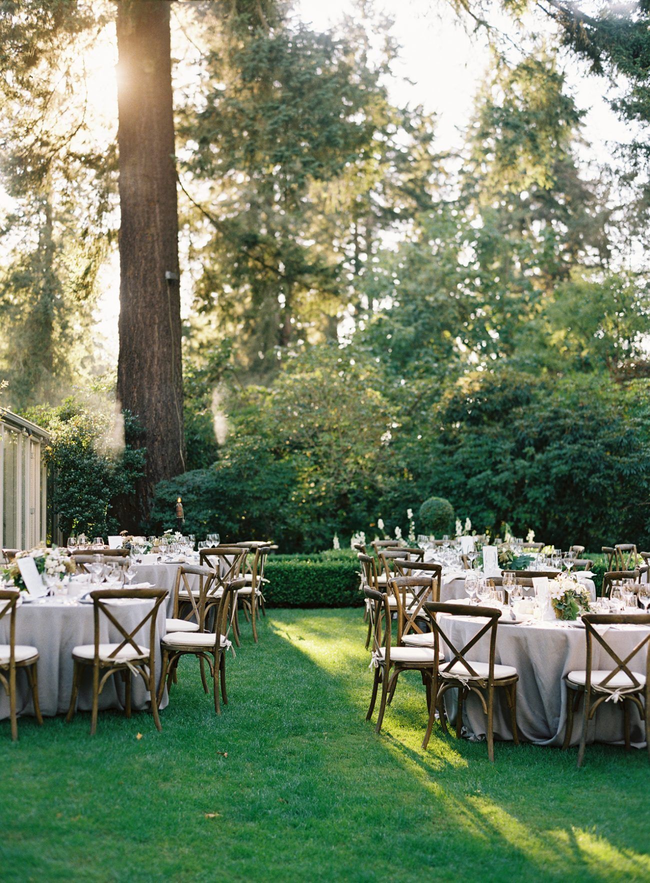 3-timeless-outdoor-garden-wedding