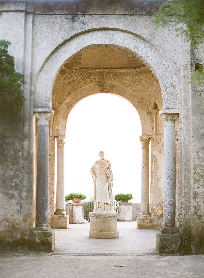 3-villa-cimbrone-wedding-garden-statue