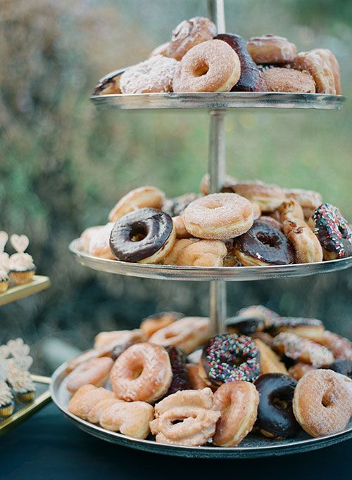 36-wedding-donut-dessert-display