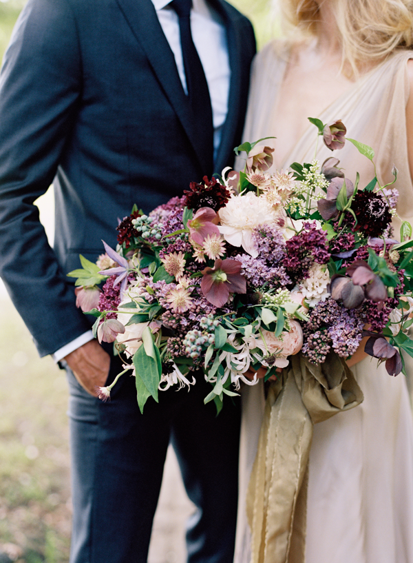 4-elegant-purple-wedding-bouquet
