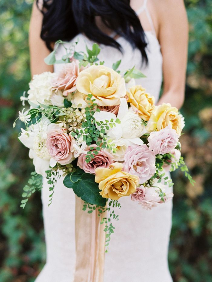 5-wedding-bouquet-yellow-pink