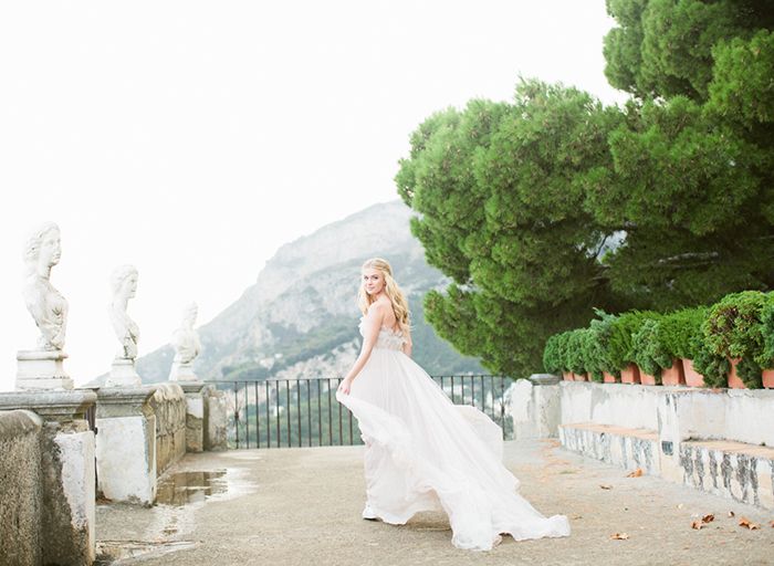 6-villa-cimbrone-wedding-white-flowy-gown