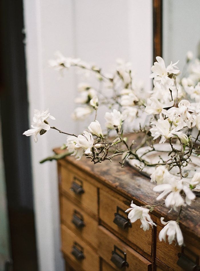 6-white-wedding-flowers