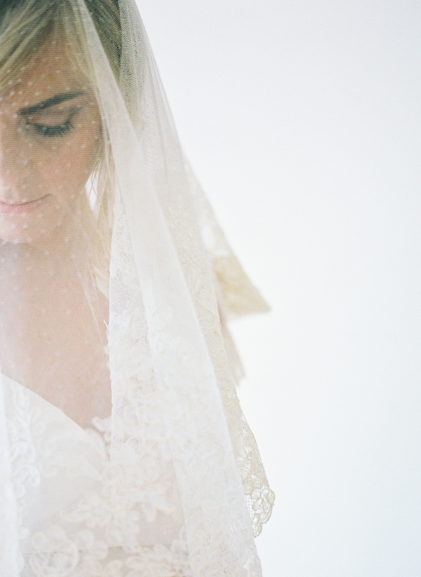 beautiful-veil-wedding-photography-shot