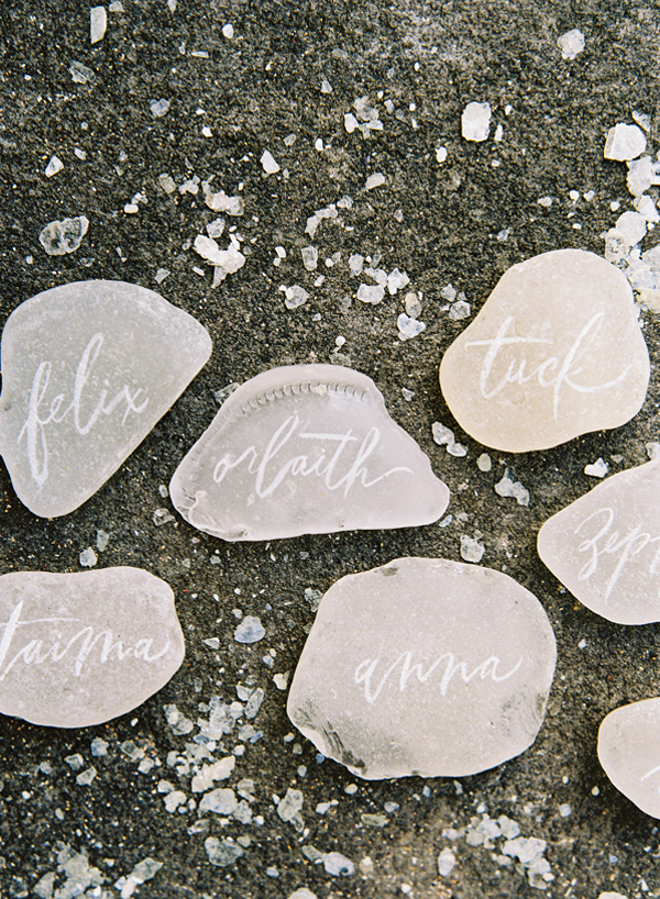 calligraphy-rock-wedding-place-cards