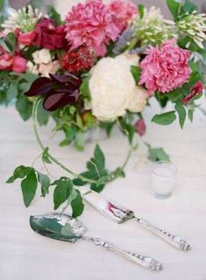 colorful-pink-and-green-wedding-flowers