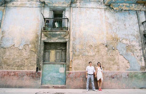 Cuba Couple Old Wall