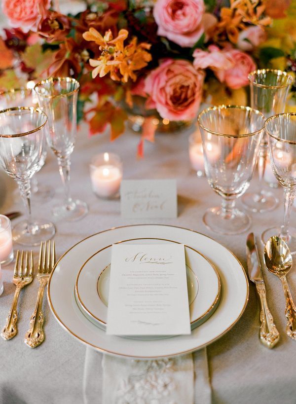 elegant-fall-wedding-place-setting-table-menu-gold