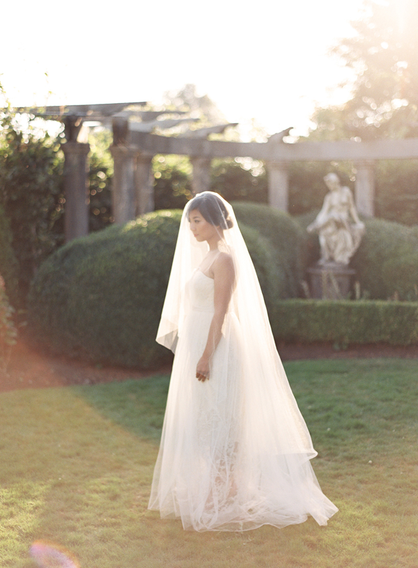 elegant-full-length-veil-wedding