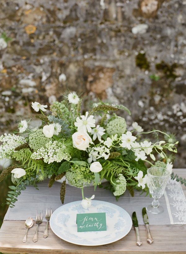 elegant-outdoor-wedding-reception-table-ideas-lace-blue