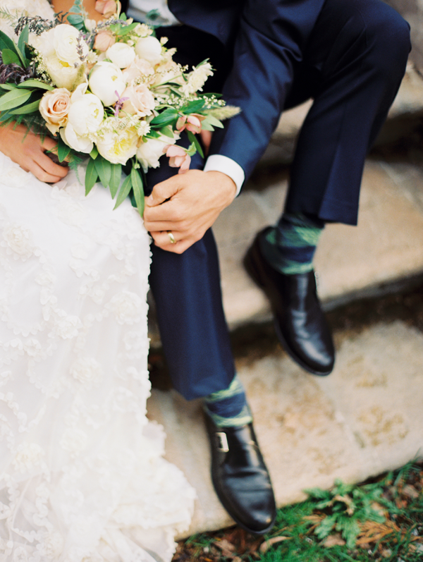 elegant-wedding-navy-groom-suit-ideas