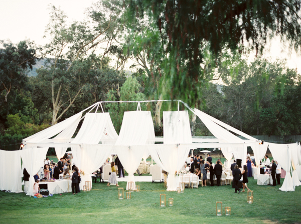 elegant-white-outdoor-wedding-tents