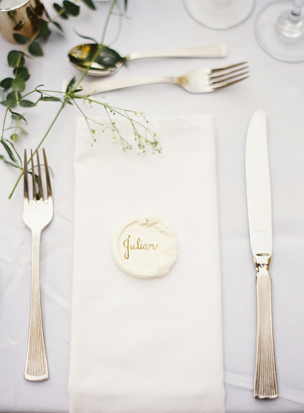 elegant-white-table-setting