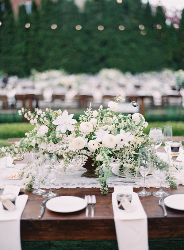 elegant-white-wedding-ideas-centerpiece