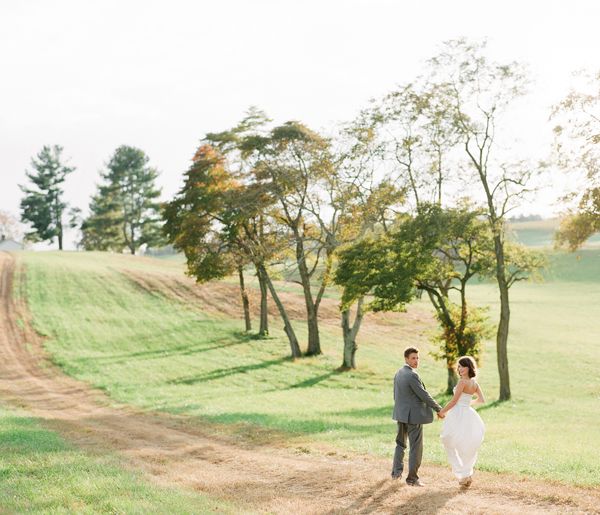 fall-wedding-couple-path-early-mountain-vineyard