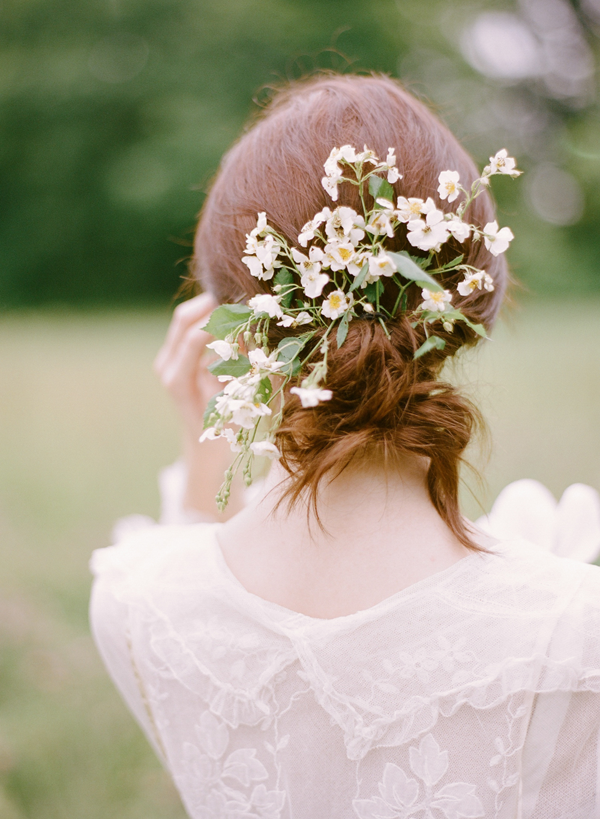 flowers-in-hair-wedding