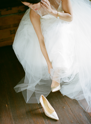 gold-glitter-wedding-heels