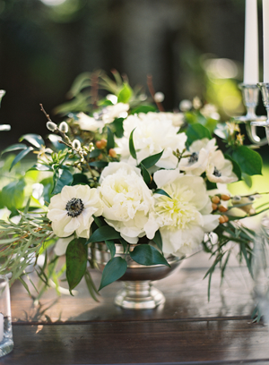 green-and-white-wedding-centerpieces