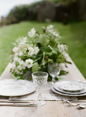 green-outdoor-wedding-centerpieces