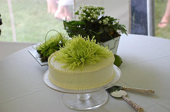 green-wedding-centerpiece-ideas