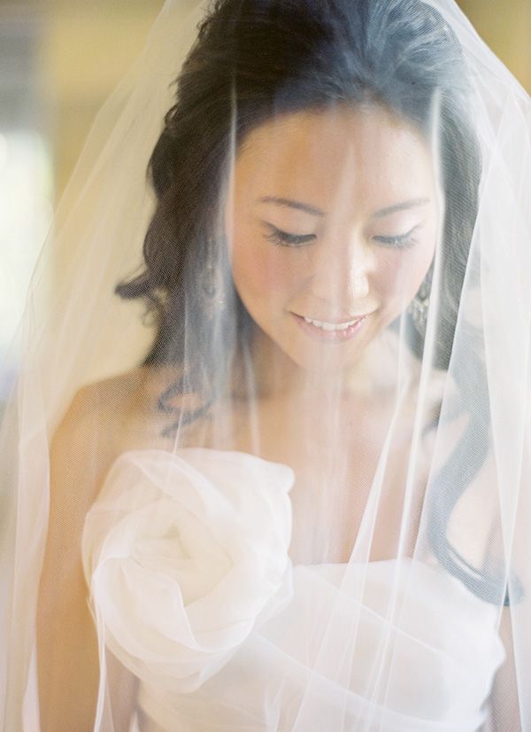 hawaii-wedding-bride-veil-1