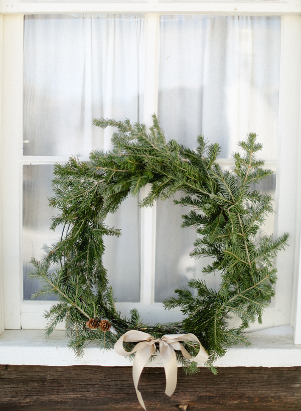 holiday-wreath-wedding-ideas-how-to