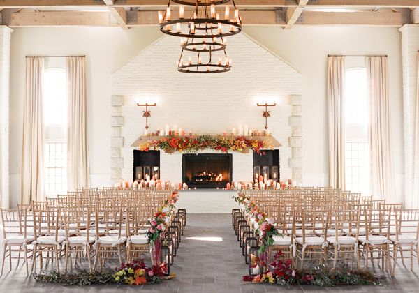 indoor-ceremony-fall-wedding-garland-mantle
