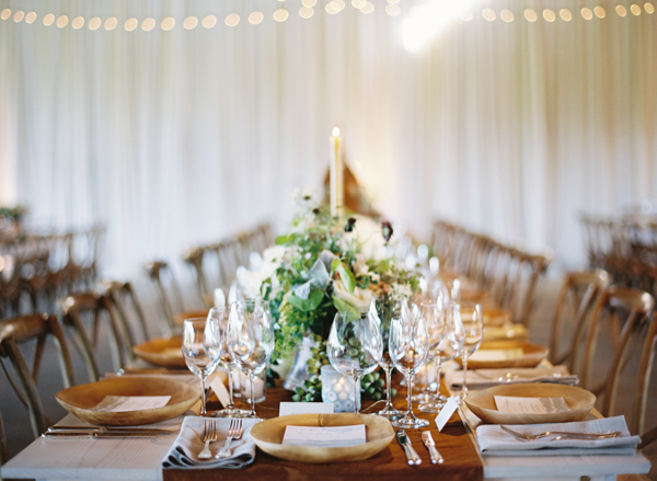 indoor-rustic-green-wedding-reception-ideas