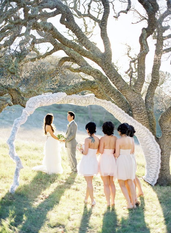 lace-arch-oak-tree-wedding-ceremony