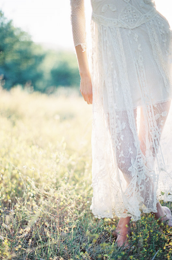 lace-sheath-vintag-wedding-dress