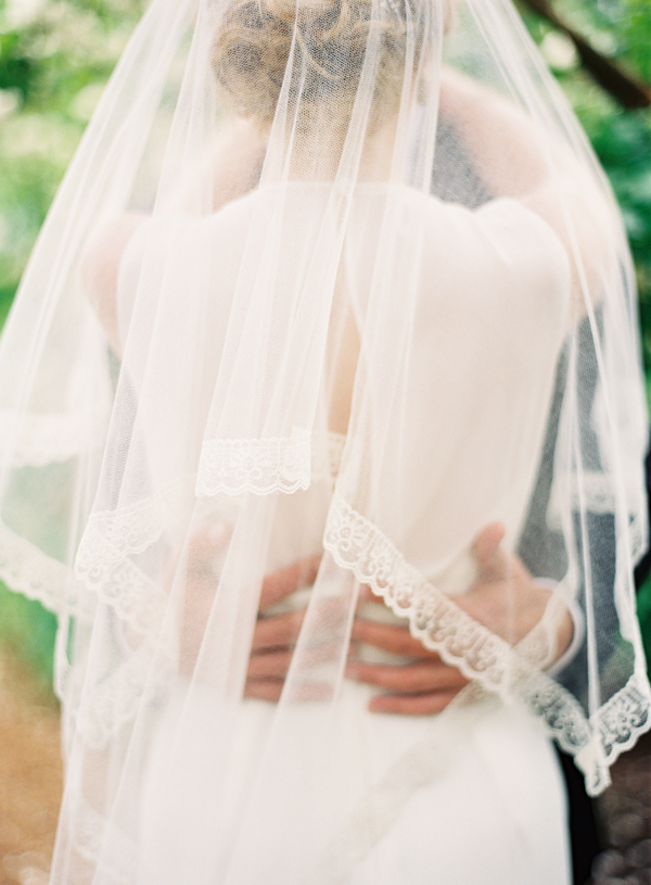 lace-trim-wedding-veil-ideas