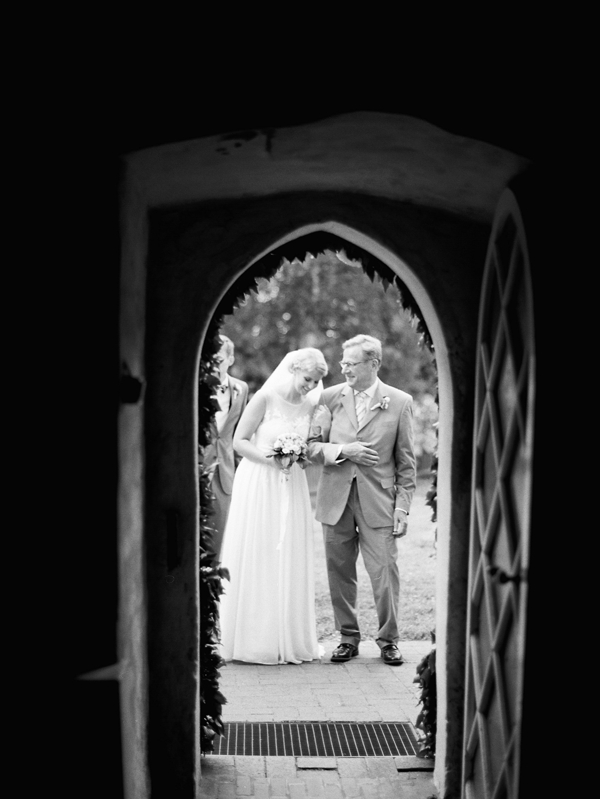 lauren-kinsey-black-white-wedding-photography