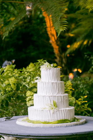 lily-of-the-valley-wedding-cake-ideas