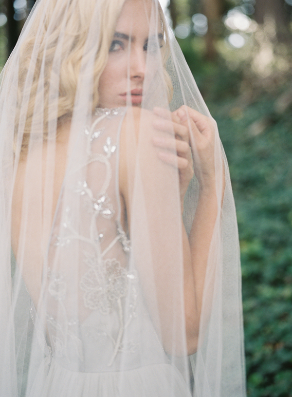 long-veil-wedding-ideas1
