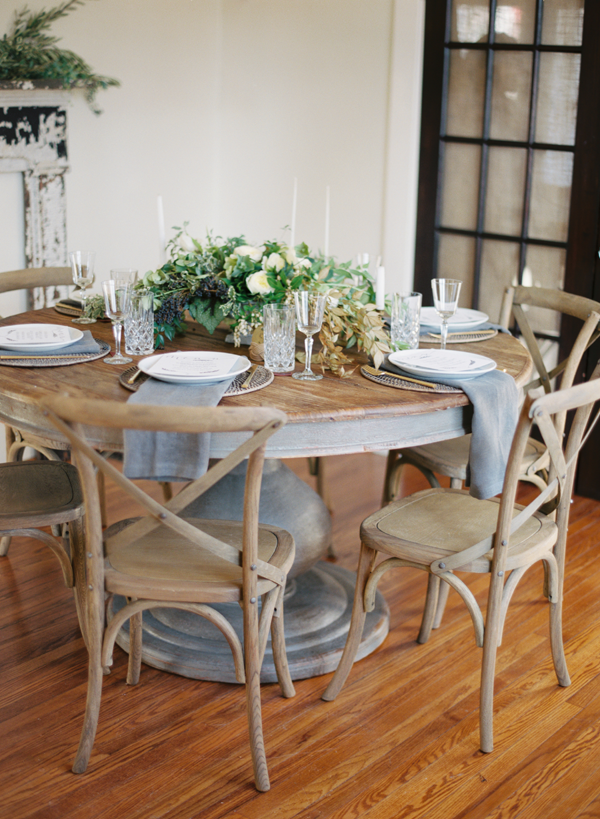 neutral-wedding-ideas-table-set-linen