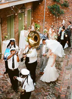 new-orleans-outdoor-wedding-processional