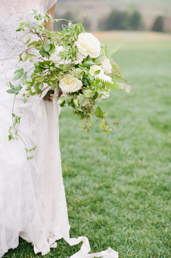 organic-white-and-yellow-wedding-bouquet