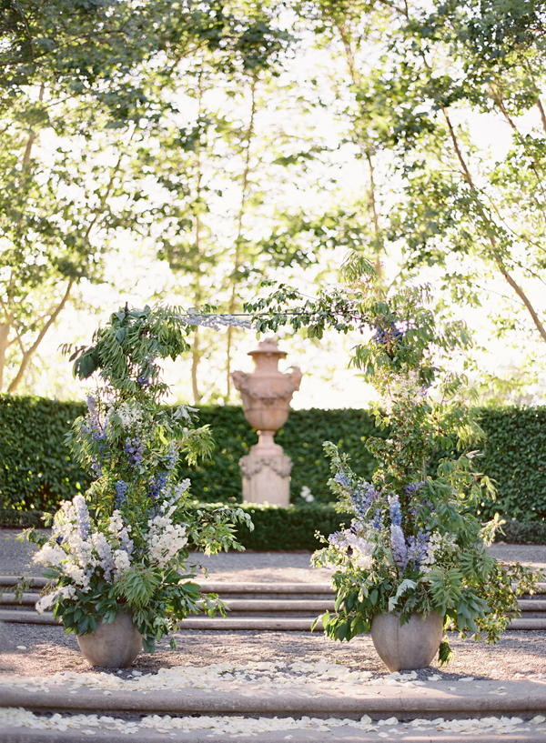 outdoor-wedding-ceremony-altar-ideas