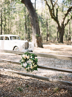 rustic-wedding-ceremony-wreath-ideas