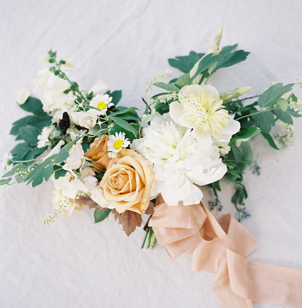 soft-pastels-wedding-bouquet
