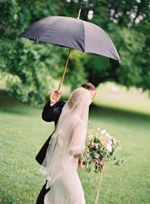 umbrella-wedding-rain-ideas