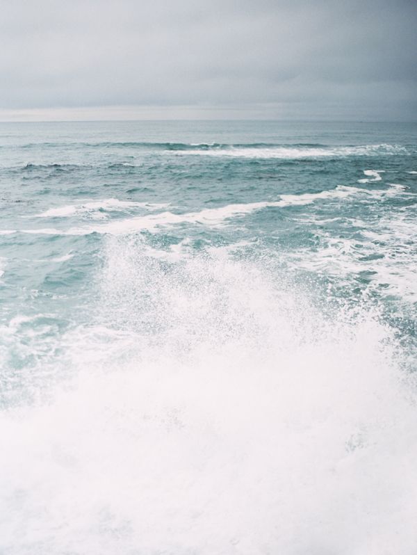 waves-crash-the-shore