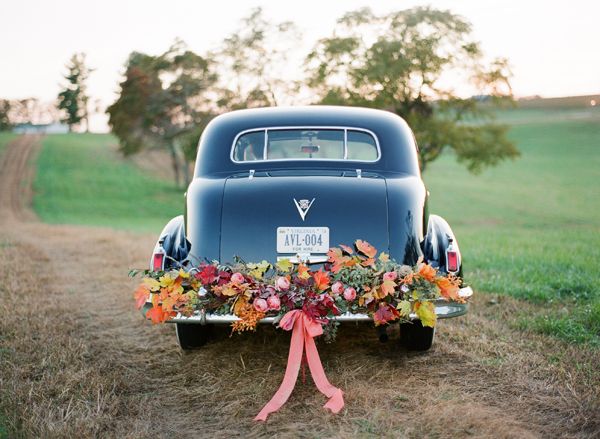 wedding-black-rolls-royce-fall-leaf-garland-bow