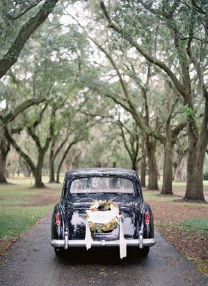 wedding-car-wreath-ideas