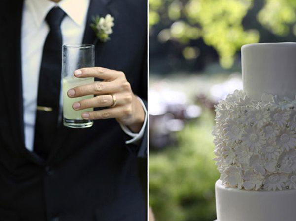 White Flower Simple Wedding Cake