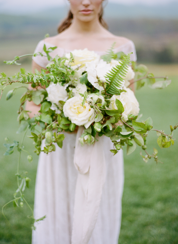 wild-and-free-white-wedding-bouquet