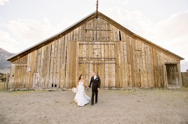 wooded-barn-wedding-reception-1